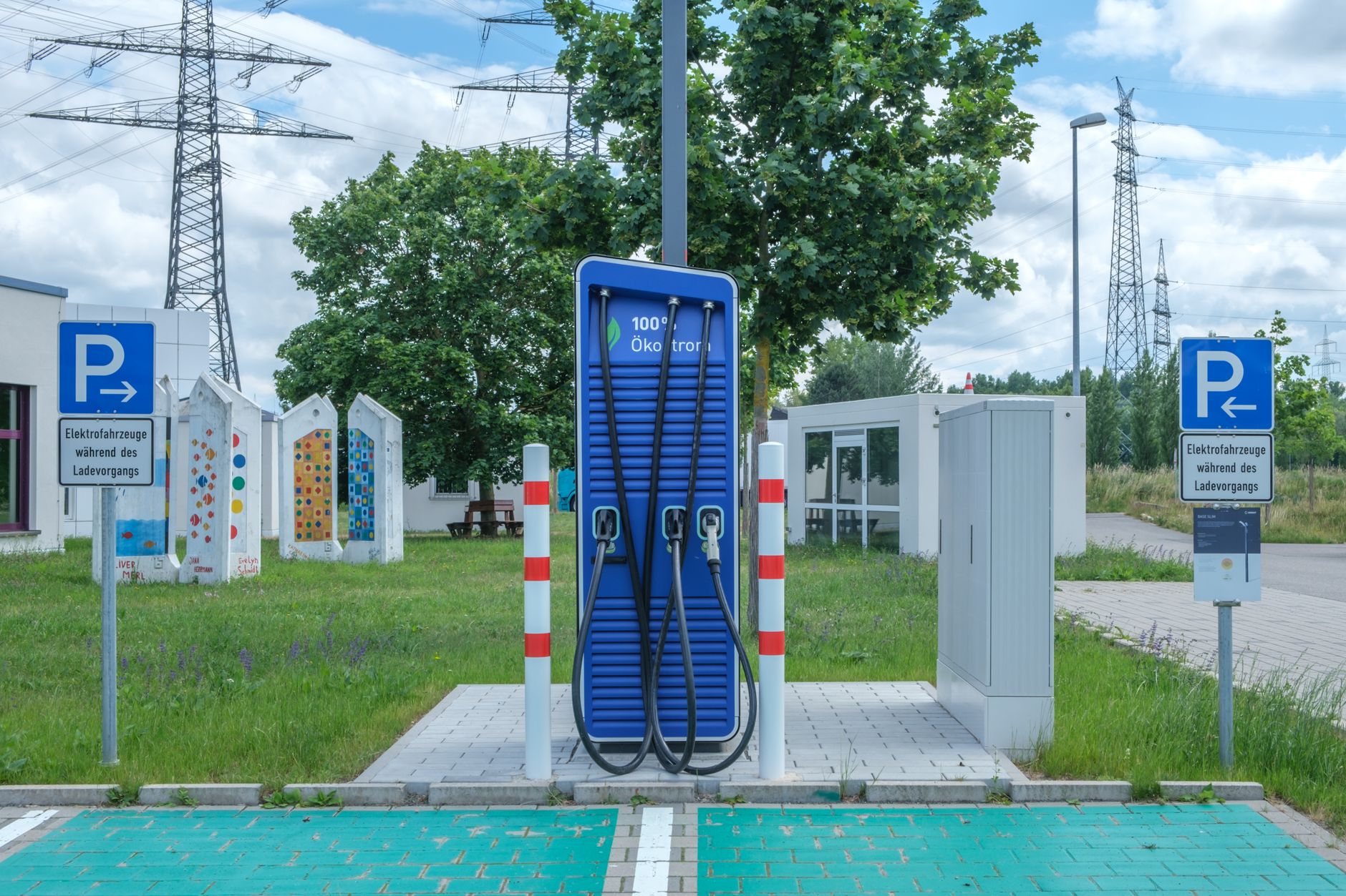 Electric vs. Combustibil: Lupta pentru dominația pieței automobilelor