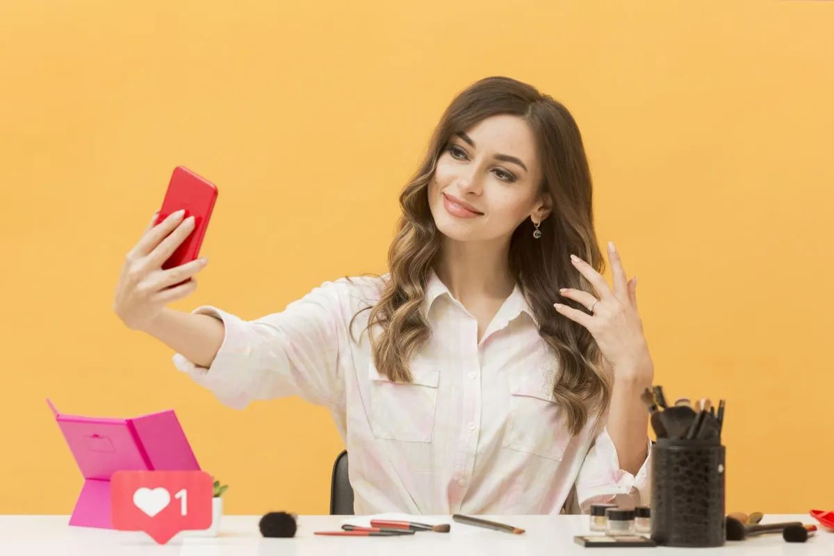 Micro-influenceri vs. celebrități: cine generează mai mult impact în campaniile de PR?