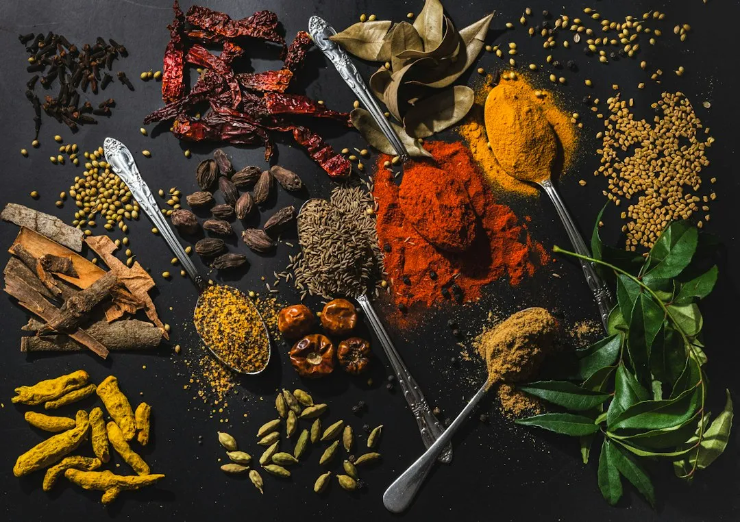 Photo curry spices ingredients overview
