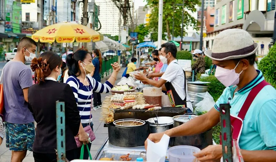 common street food mistakes worldwide