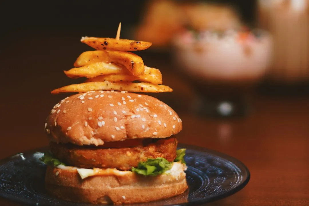 Photo fish burger tartar sauce lemon recipe