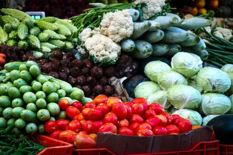 Photo local meat and vegetable suppliers story